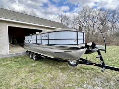 Auction: Lake Barkley Waterfront with Dock & Personal Property on Boots Randolph Golf Course in Kentucky - for sale on GolfHomes.com, golf home, golf lot