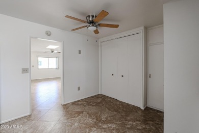 Clean updated bright single level 2 bedroom 2 bath town home on Sun City North Golf Course in Arizona - for sale on GolfHomes.com, golf home, golf lot