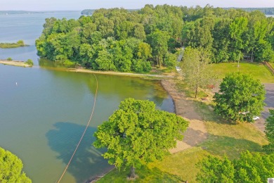 Are you dreaming of Lake Living? This lake-view charmer sits in on Mineral Mound Golf Course in Kentucky - for sale on GolfHomes.com, golf home, golf lot